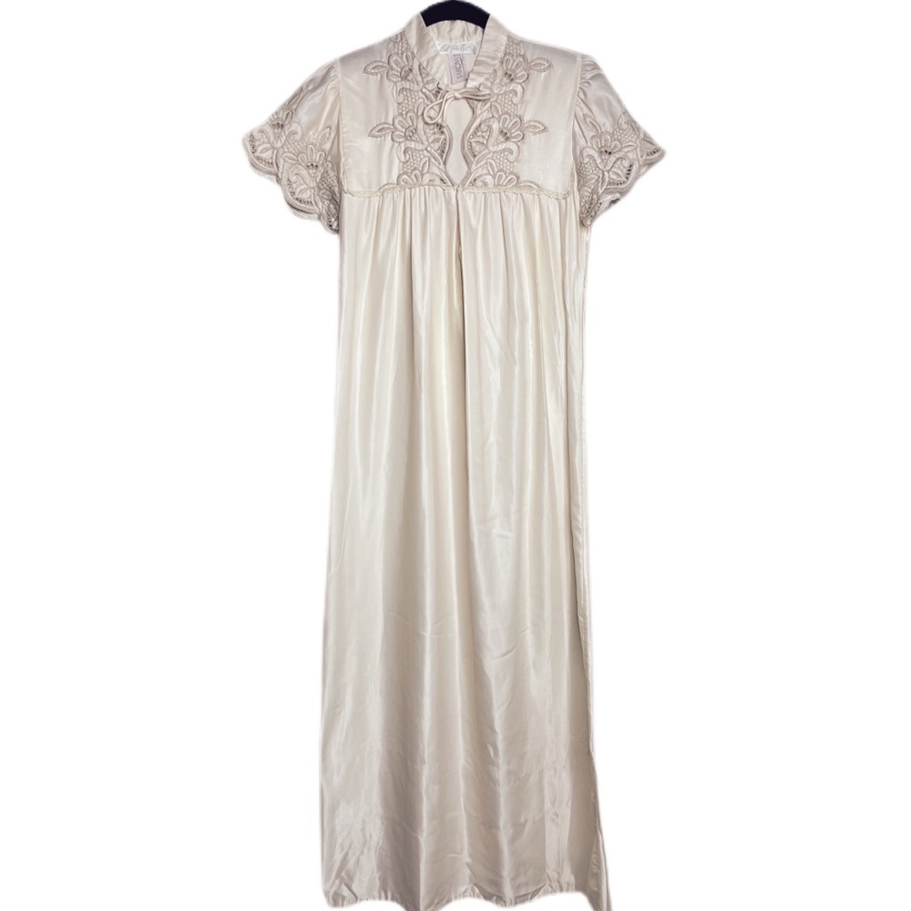 VTG 90s Satin Cream Eyelet Embroidered Long Sleeping Gown S Union Made